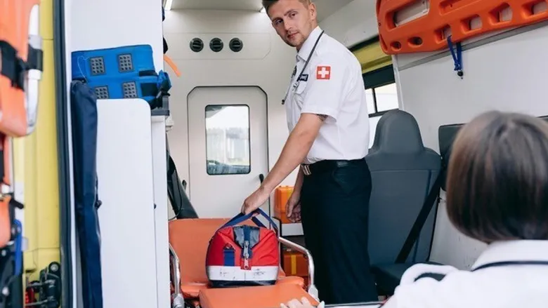 Ambulance medewerker