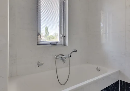 288377793.jpg