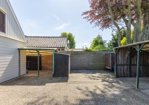 275930238.jpg