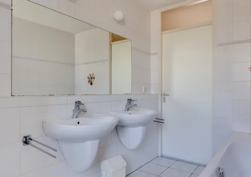 266078320.jpg