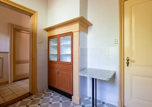 261737160.jpg