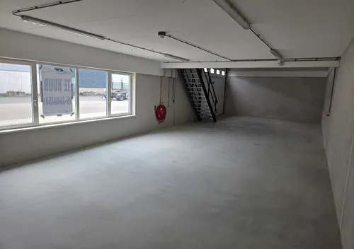 281658009.jpg