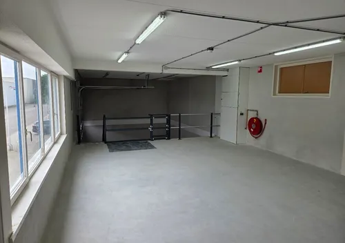 281658017.jpg