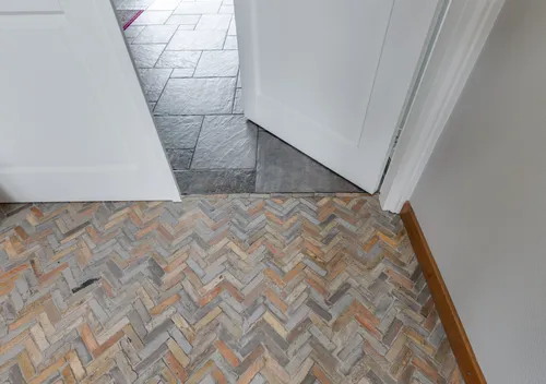 290984505.jpg