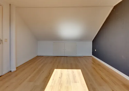 279755692.jpg