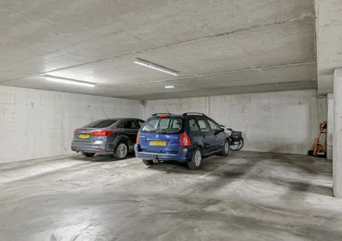 296637683.jpg