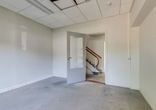 273646654.jpg