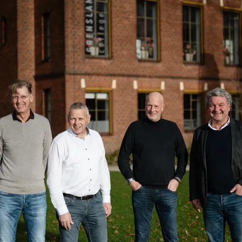 V l n r Jeroen Boesveld Eddy Wenneker Hans Gemmink en Rik Steentjes